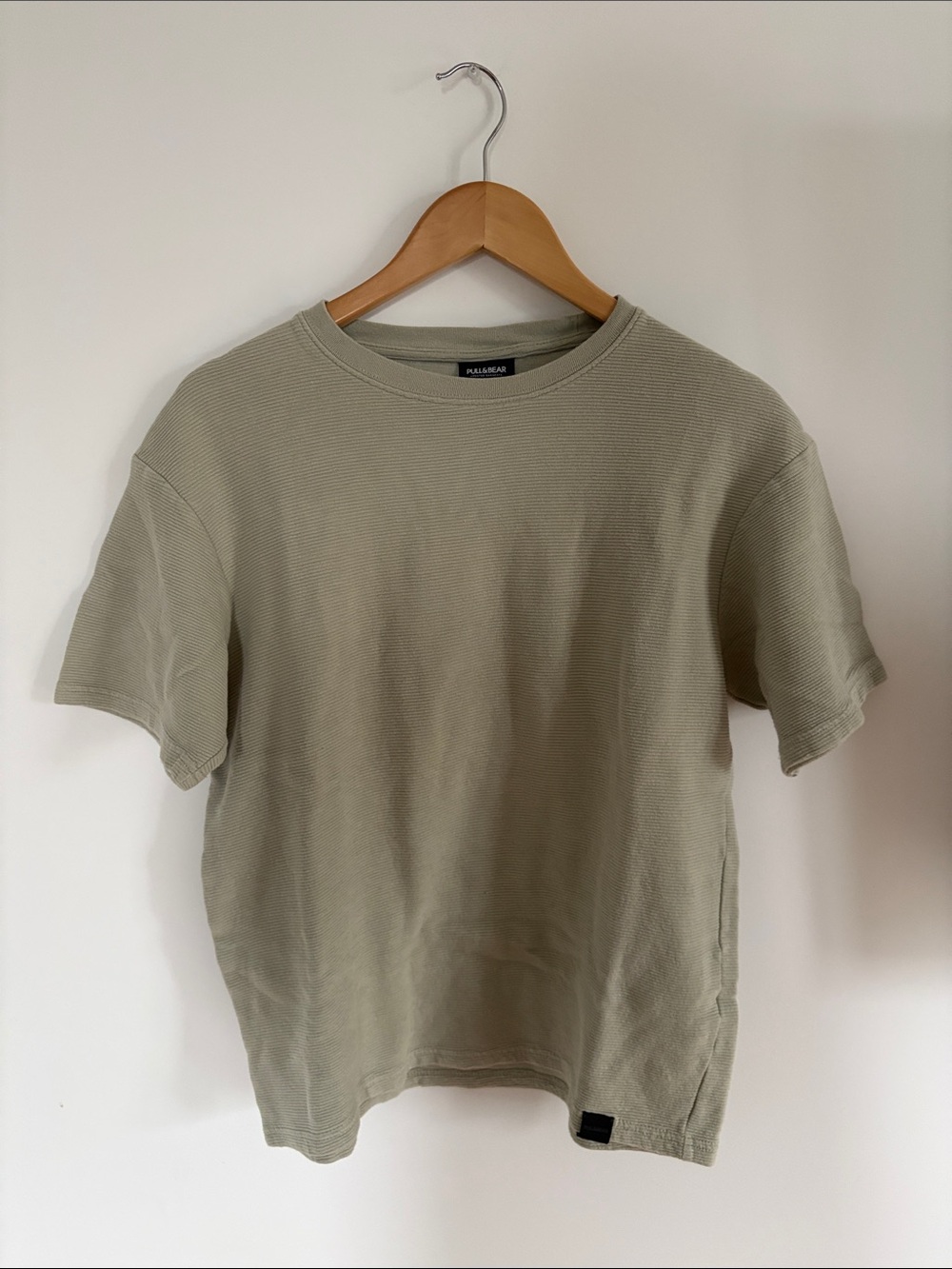 Pull&Bear Short Sleeve Crewneck T-Shirt in Light Olive Green